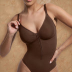 Vellure Paris Signature Le Classique — Seamless sculpting thong bodysuit featuring an elegant sweetheart neckline, adjustable straps, and a front zipper closure for a polished silhouette.