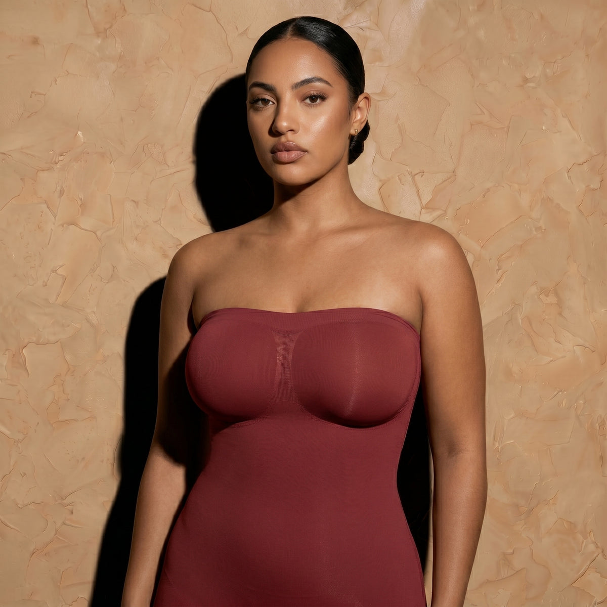 Vellure Paris Signature L'Invisible — Premium seamless strapless shapewear with high-compression sculpting technology.