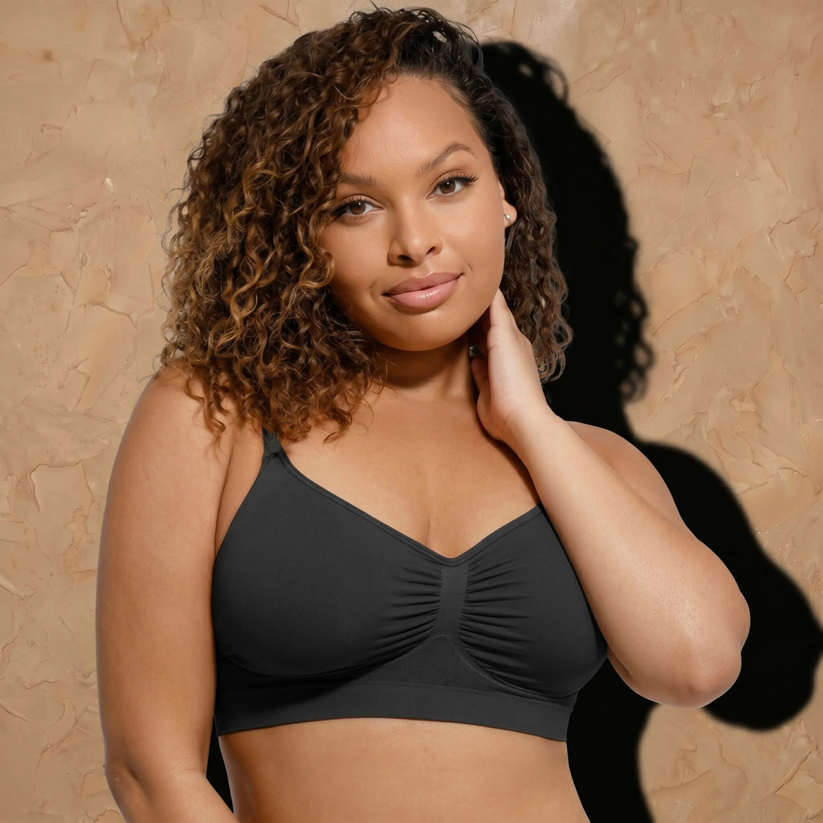 Vellure Paris Soutien Iconique — Premium seamless wire-free bra featuring a ruched front design and adjustable straps for all-day comfort and natural lift.