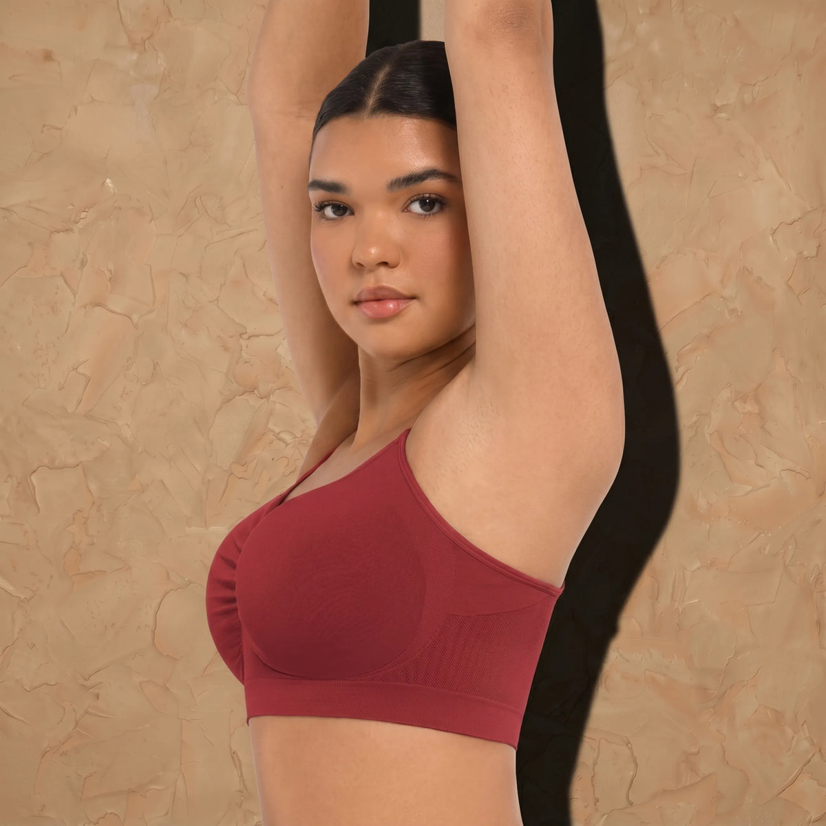 Vellure Paris Soutien Iconique — Premium seamless wire-free bra featuring a ruched front design and adjustable straps for all-day comfort and natural lift.