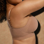 Vellure Paris Soutien Iconique — Premium seamless wire-free bra featuring a ruched front design and adjustable straps for all-day comfort and natural lift.